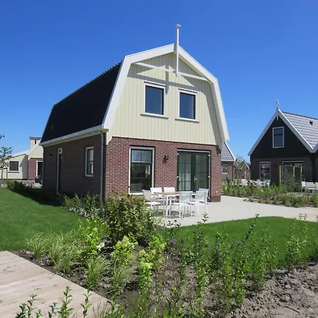 Detached Near Amsterdam אאוטדם
