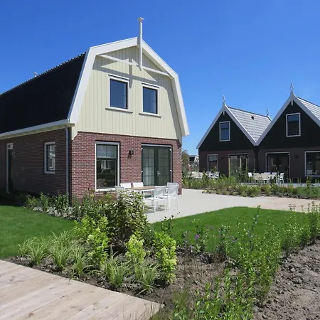Detached Near Amsterdam * أويتدام