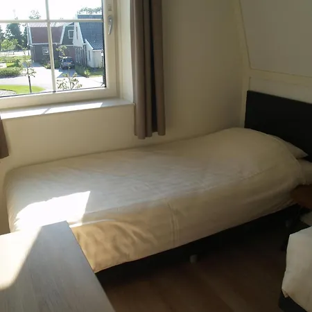 Detached Near Amsterdam أويتدام