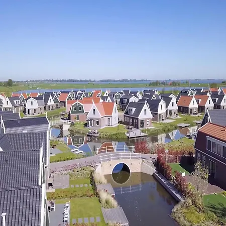 Detached Near Amsterdam * أويتدام