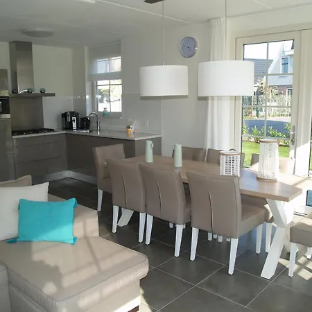 Detached Near Amsterdam بيت للعطل
